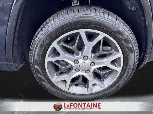 Used 2020 Jeep Grand Cherokee Overland AWD/4WD image 32