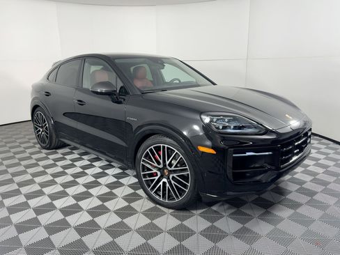 New 2025 Porsche Cayenne S AWD/4WD image 7