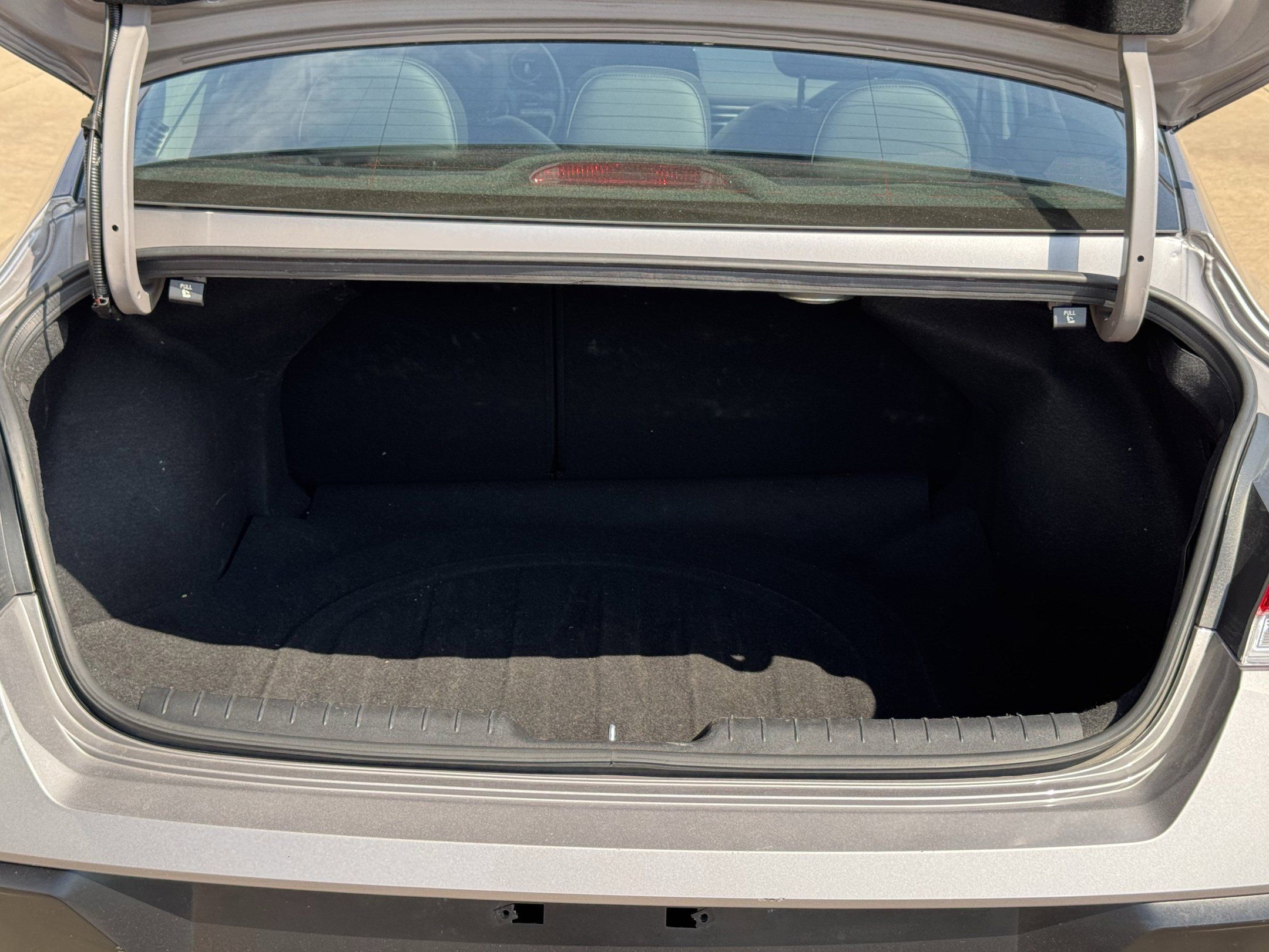 Used 2025 Hyundai Elantra Limited FWD image 33