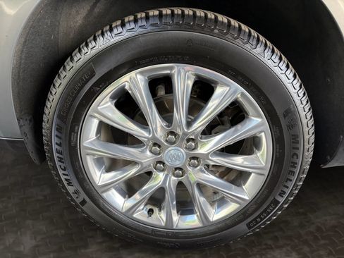 Used 2019 Buick Enclave Essence AWD/4WD image 41