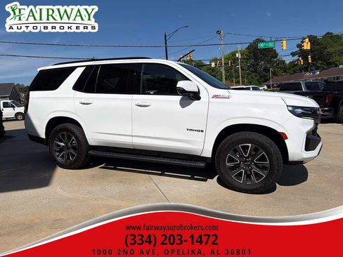 Used 2022 Chevrolet Tahoe Z71 w/ Luxury Package AWD/4WD image 4
