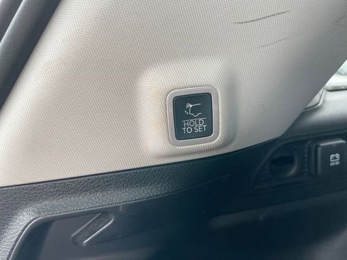 Certified 2023 Jeep Grand Cherokee Limited w/ Luxury Tech Group II AWD/4WD image 28