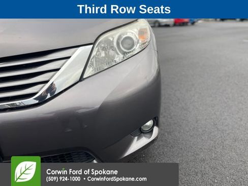 Used 2015 Toyota Sienna XLE image 8
