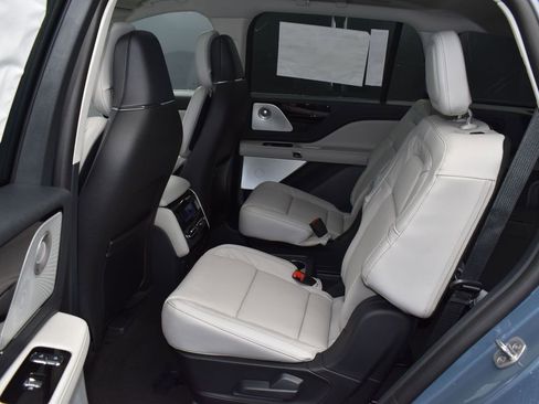 New 2026 Lincoln Aviator Reserve w/ Luxury Package image 11