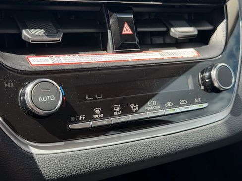 Used 2025 Toyota Corolla LE FWD image 20