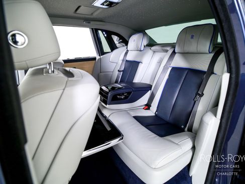 Used 2019 Rolls-Royce Phantom Sedan image 19