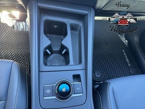 New 2025 Volkswagen Tiguan SE R-Line image 13