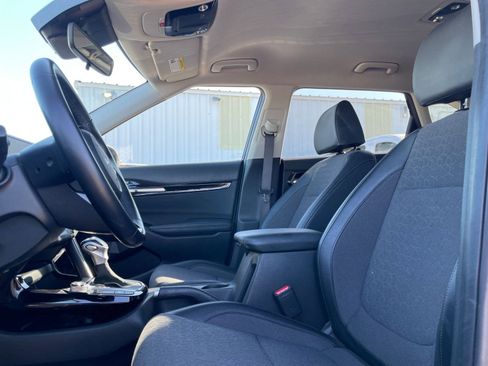 Used 2025 Kia Seltos S FWD image 28