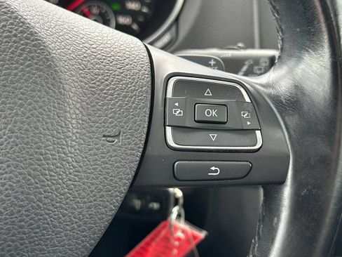 Used 2011 Volkswagen Golf TDI FWD image 25
