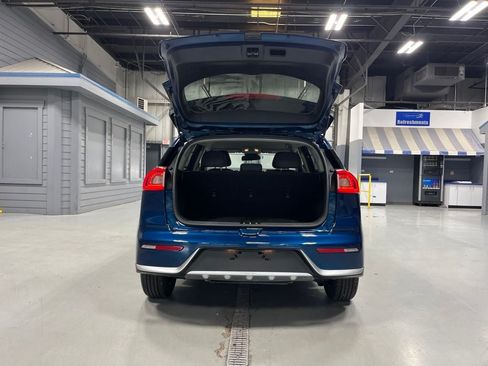 Used 2019 Kia Niro LX FWD image 9