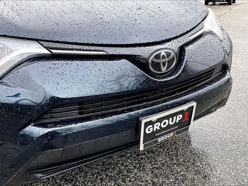 Used 2018 Toyota RAV4 LE w/ All Weather Liner Package AWD/4WD image 32