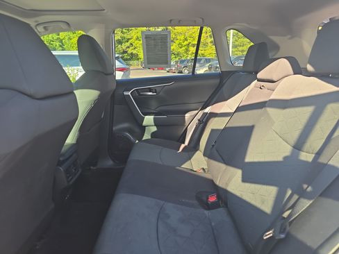 Used 2023 Toyota RAV4 XLE w/ Convenience Package FWD image 14
