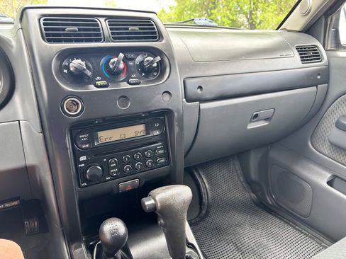 Used 2004 Nissan Xterra XE AWD/4WD image 16