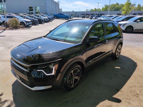 New 2026 Kia Niro EX FWD image 3