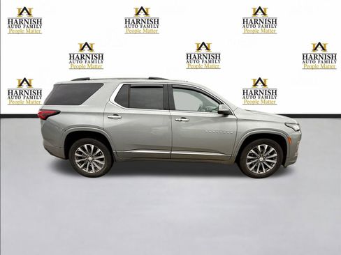 Used 2023 Chevrolet Traverse Premier image 7