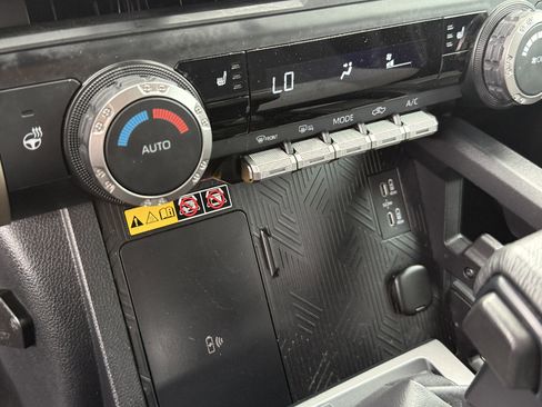 Used 2024 Toyota Tacoma SR5 AWD/4WD image 13