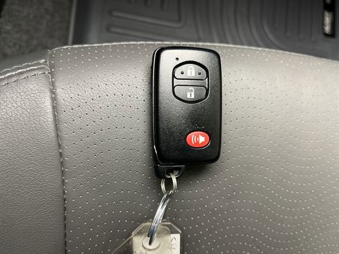 Used 2011 Toyota Prius Four w/ Navigation Pkg FWD image 23