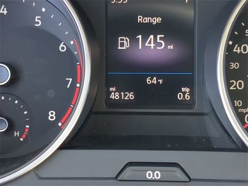 Certified 2020 Volkswagen Tiguan SE image 31