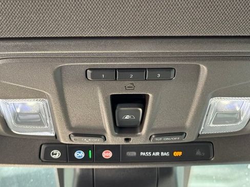 Used 2019 GMC Sierra 1500 SLT w/ SLT Premium Plus Package AWD/4WD image 21