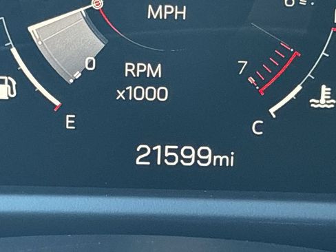 Certified 2025 GMC Acadia Elevation FWD image 12