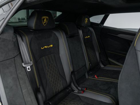 Used 2023 Lamborghini Urus Performante AWD/4WD image 39