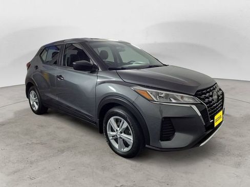 Used 2025 Nissan Kicks Play S FWD image 7