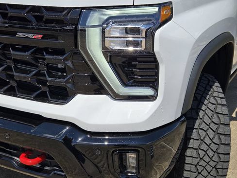 New 2026 Chevrolet Silverado 2500 ZR2 AWD/4WD image 11