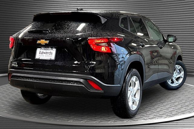 Used 2026 Chevrolet Trax LS w/ LS Convenience Package FWD image 6