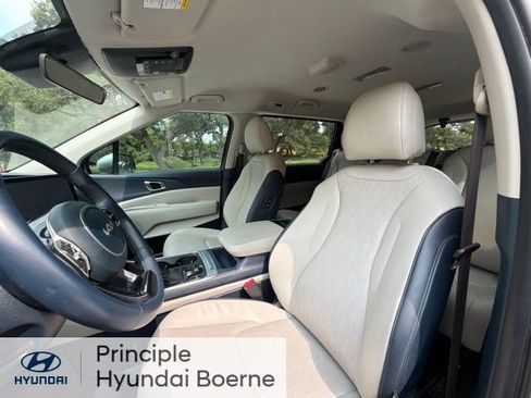 Used 2025 Kia Carnival EX FWD image 15