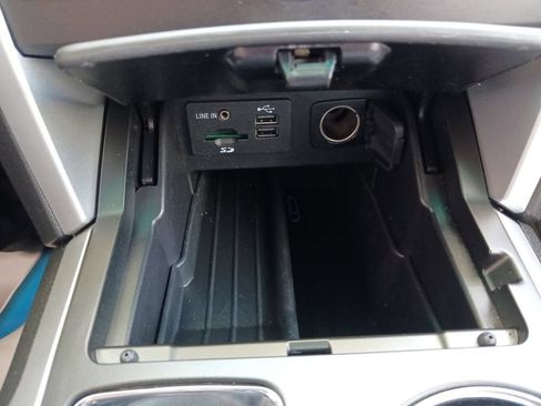 Used 2015 Ford Explorer XLT w/ Equipment Group 202A FWD image 25