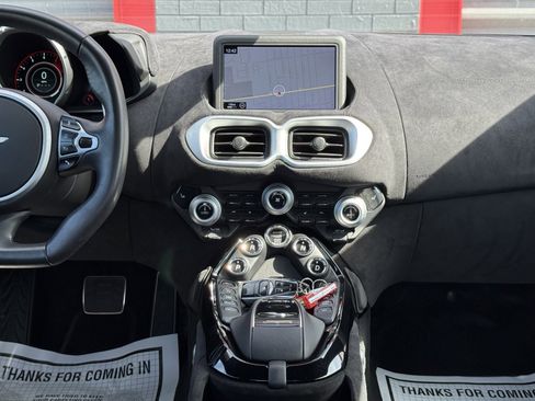 Used 2020 Aston Martin V8 Vantage Coupe image 20