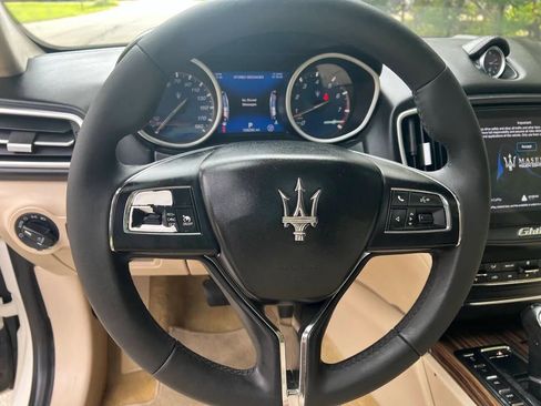 Used 2018 Maserati Ghibli S image 26