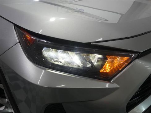 Used 2021 Toyota RAV4 LE FWD image 14
