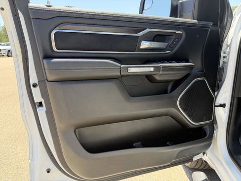 Used 2022 RAM 1500 Laramie AWD/4WD image 15