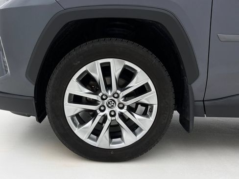 Used 2019 Toyota RAV4 Limited w/ Advanced Technology Package AWD/4WD image 27