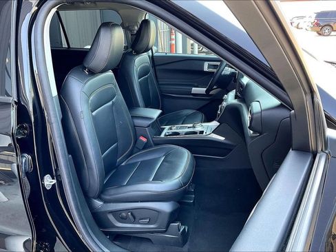 Used 2024 Ford Explorer XLT w/ Equipment Group 202A AWD/4WD image 7