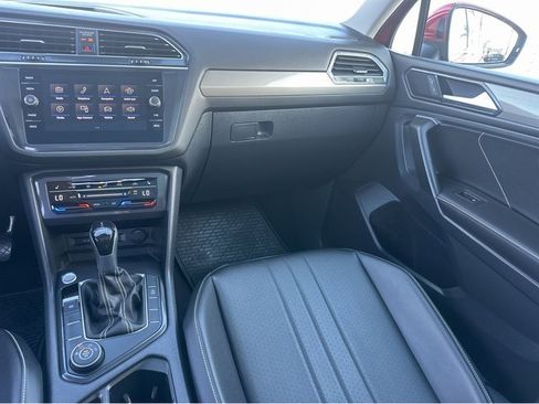 Used 2022 Volkswagen Tiguan SE image 14