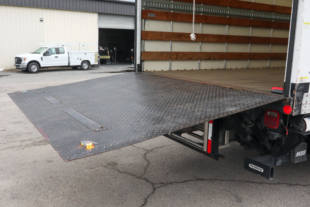 Used 2015 Ford F650 2WD Crew Cab Super Duty image 9
