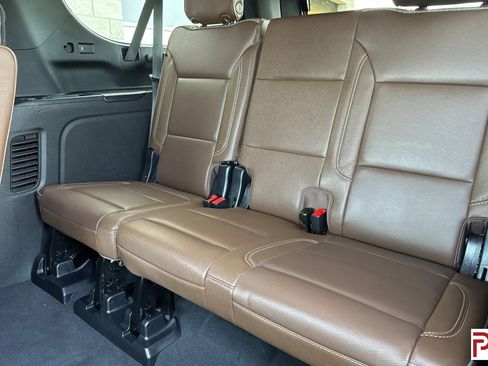 Used 2023 Chevrolet Suburban High Country w/ LPO, Illumination Package AWD/4WD image 18