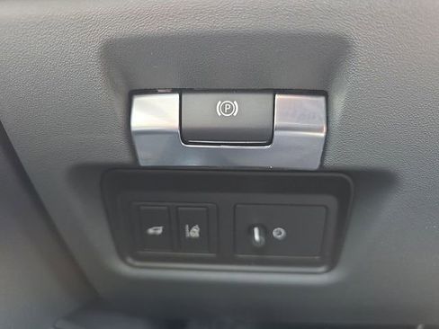 Used 2020 Jaguar E-PACE SE image 38