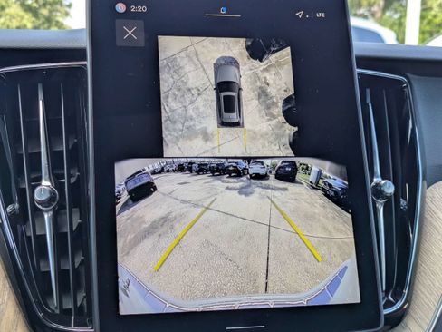 New 2026 Volvo XC60 B5 Plus w/ Protection Package Premier image 28