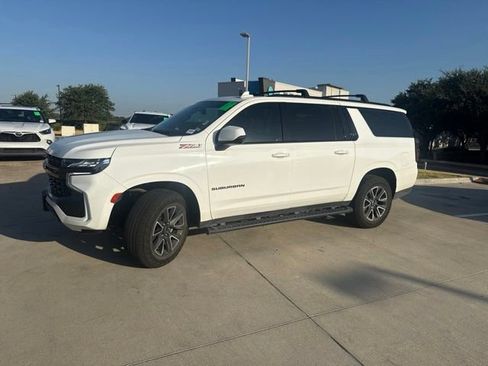 Used 2024 Chevrolet Suburban Z71 w/ Luxury Package AWD/4WD image 6