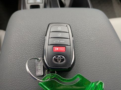Used 2025 Toyota Camry SE w/ Convenience Package FWD image 28