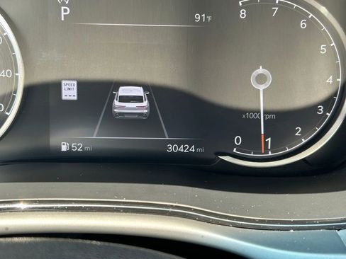 Used 2025 Genesis GV70 2.5T AWD/4WD image 32