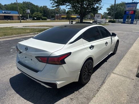 Used 2023 Nissan Altima 2.5 SV w/ SV Premium Package FWD image 6