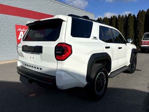 Used 2025 Toyota 4Runner TRD Off-Road Premium image 3