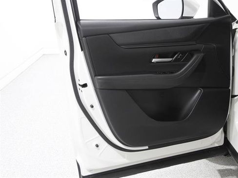 Certified 2025 MAZDA CX-90 3.3 Turbo w/ Select Package image 4