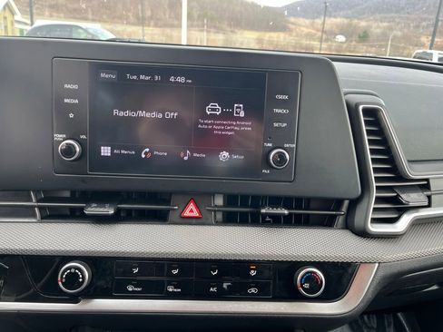 Used 2025 Kia Sportage LX image 16