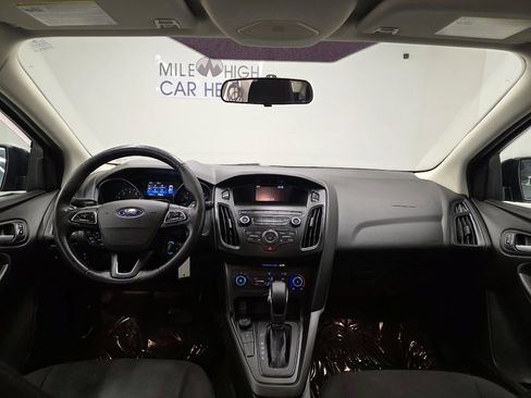 Used 2018 Ford Focus SE w/ Cold Weather Package image 4