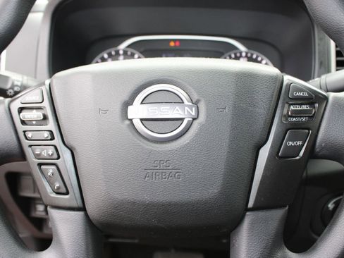 Used 2024 Nissan Frontier SV image 17